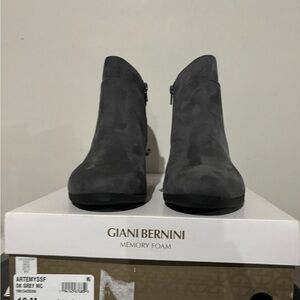 Giani Bernini  Artemy SSF Dark Gray Ankle Booties